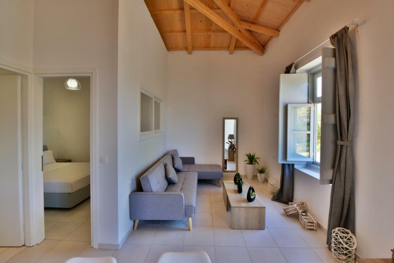 Douskos Beach House Apartment Hydra  Exterior photo