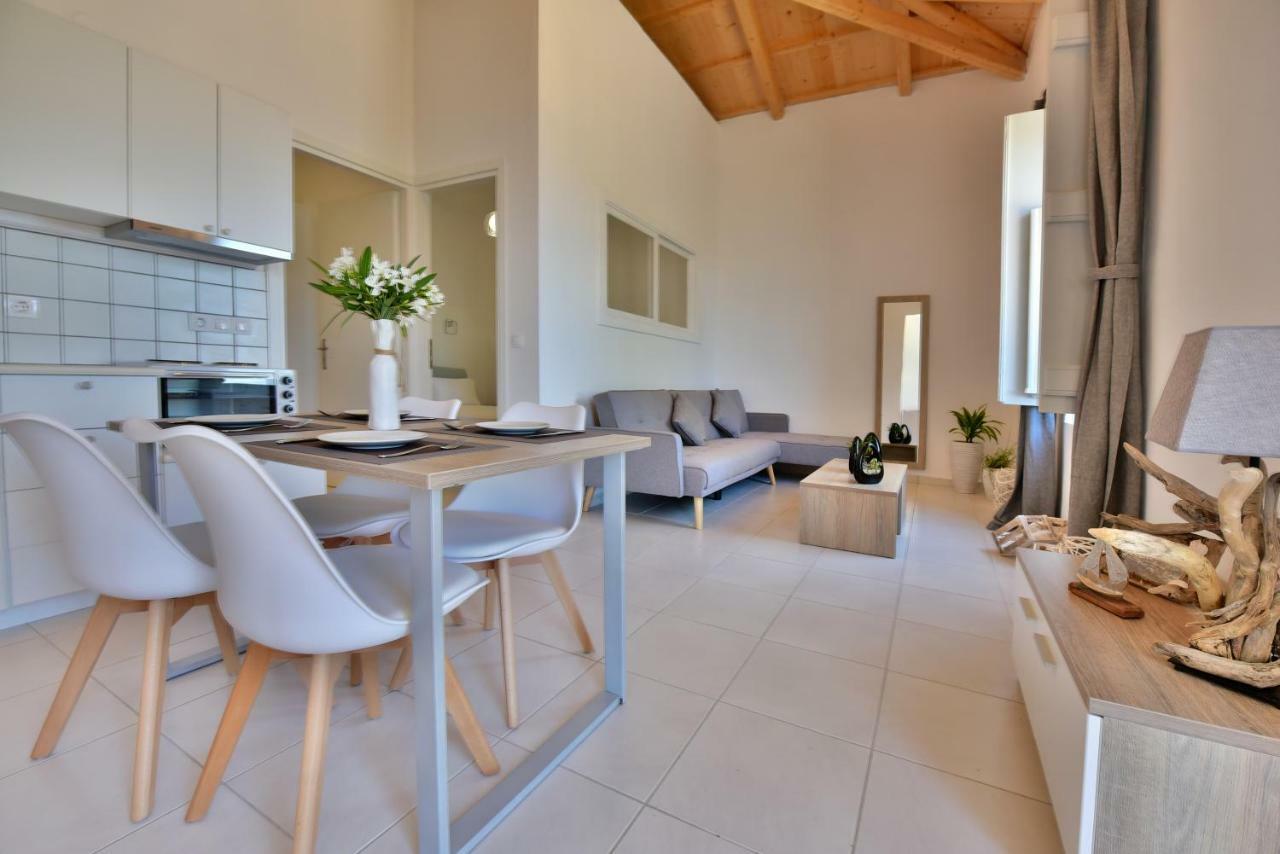 Douskos Beach House Apartment Hydra  Exterior photo